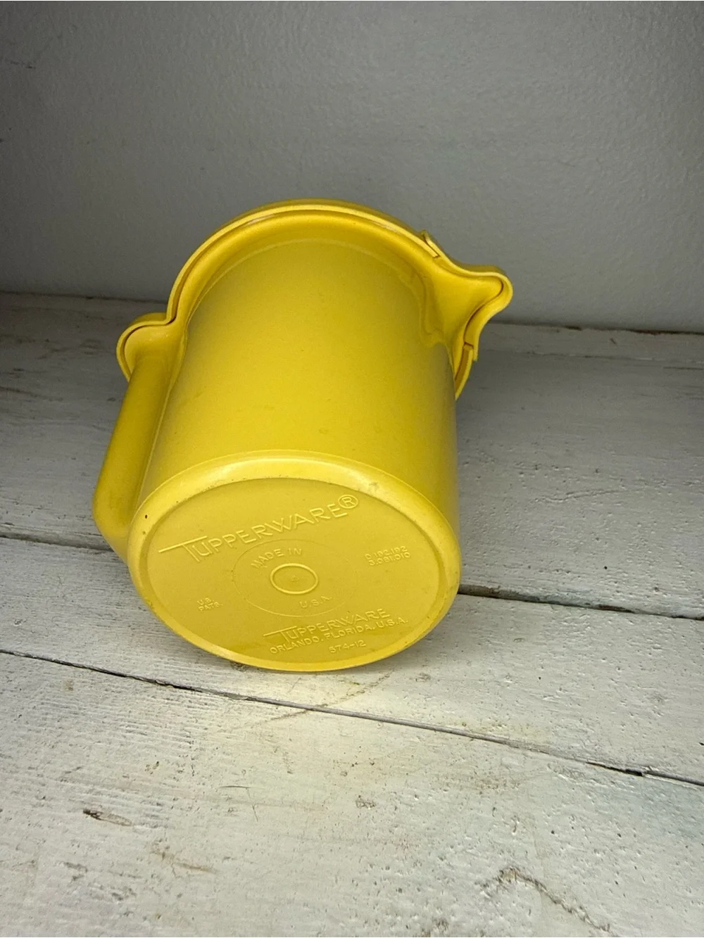 Vintage TUPPERWARE Creamer 574-12 Flip Top Yellow Harvest Gold Made In USA, T
